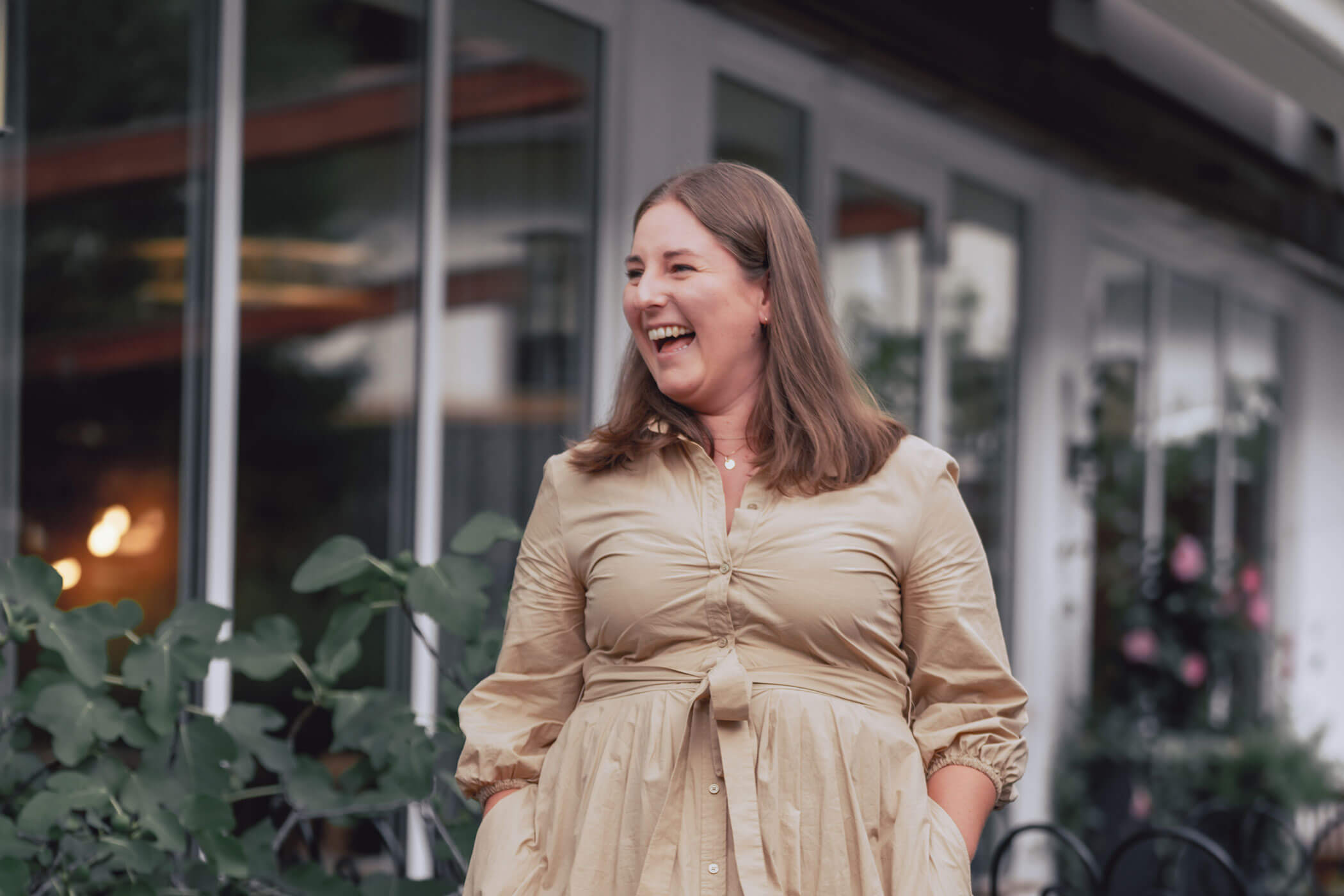 Hostess Anna - Gisse Zwölf