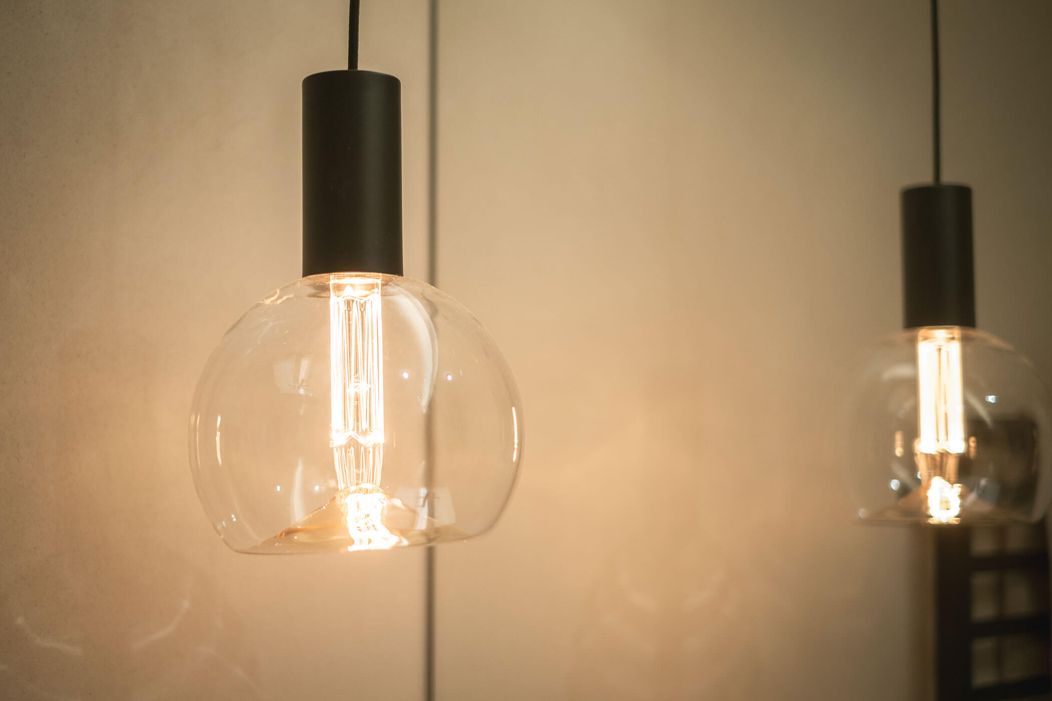 Close-up of two lamps - Gisse Zwölf